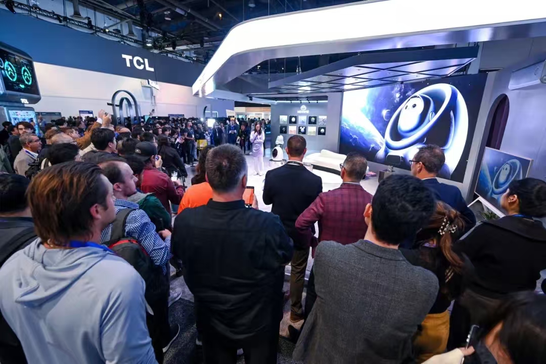 正式亮相CES 2025！乐鱼体育助力TCL打造世界首款分体式陪伴机器人Ai Me
