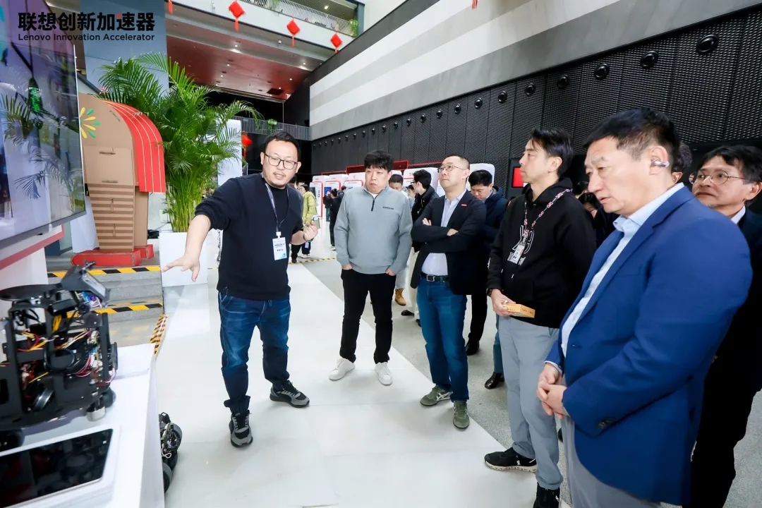 乐鱼体育亮相联想创新加速器开放日，以消费级物理AI大脑平台助推家用机器人产业生态化 